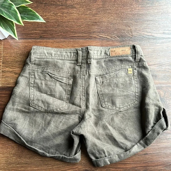 Divine Rights of Denim Olive Green Linen Shorts | Green Shorts | Linen shorts - Picture 4 of 7
